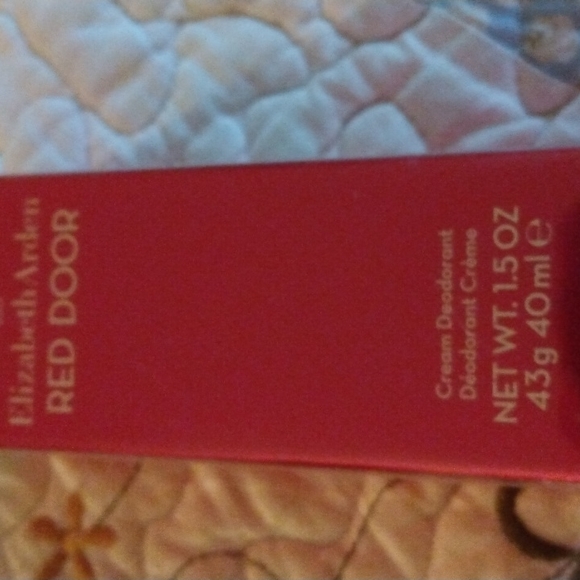 ElizabethArden Deodrant - Picture 1 of 6